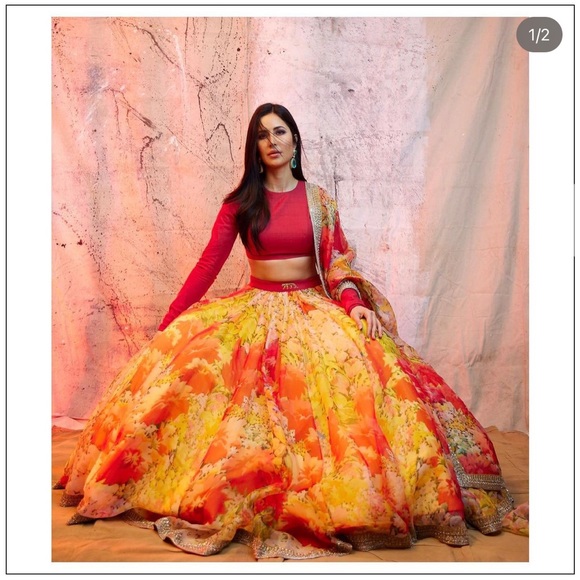 Sabyasachi floral lehenga - Picture 2 of 13